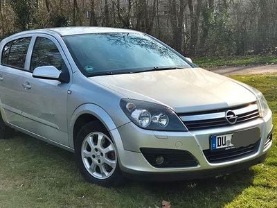 Gebraucht Opel Astra Edition 105 PS (77 kW) 2005 Grau Limousine