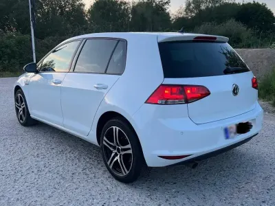 Gebraucht VW Golf VII LOUNGE 110 PS (80 kW) 2015 Weiß Limousine