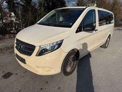 Gebraucht Mercedes Vito 163 PS (119 kW) 2019 Gelb Van