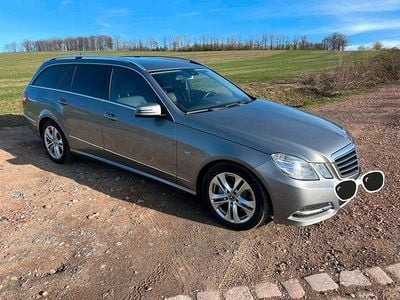 Gebraucht Mercedes E300 Avantgarde 231 PS (169 kW) 2011 Grau Kombi
