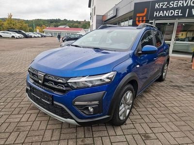Blau Gebraucht 2022 Dacia Sandero Comfort Kleinwagen | 12.490 € (Fairer Preis)