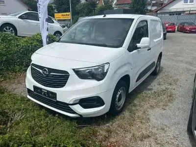 Gebraucht Opel Combo Edition 102 PS (75 kW) 2021 White jade Van / Kleinbus
