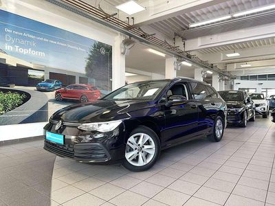 Gebraucht VW Golf VIII Life 150 PS (110 kW) 2023 Deep black perleffekt Kombi