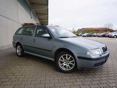 gebraucht Skoda Octavia Combi Collection SHZ Xenon AHK 1.Hand