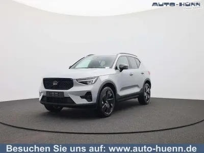 Neu Volvo XC40 Plus 197 PS (144 kW) 2026 Onyx black metallic SUV