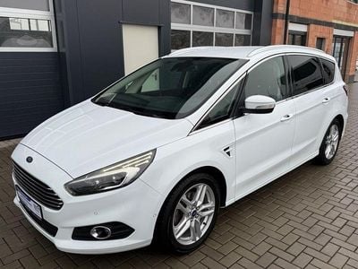 Weiß Gebraucht 2015 Ford S-MAX Titanium Van / Kleinbus | 14.699 € (Fairer Preis)