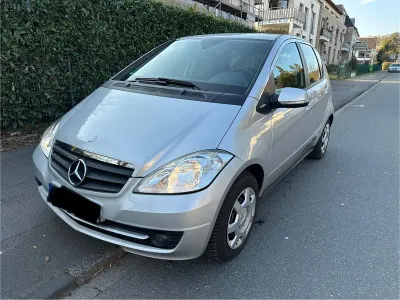 Gebraucht Mercedes A160 95 PS (69 kW) 2011 Silber Limousine