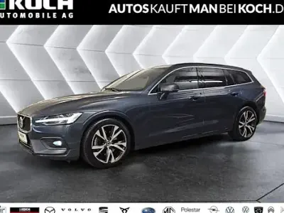 Second-hand Volvo V60 Core 163 CP (119 kW) 2024 Albastru Break