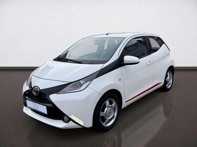 Usata Toyota Aygo X-play 69 CV (50 kW) 2015 Bianco Utilitaria