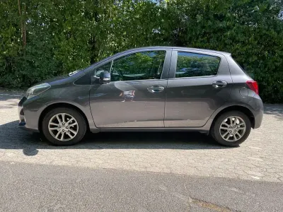 Gebraucht Toyota Yaris Comfort 99 PS (72 kW) 2014 Grau Kleinwagen