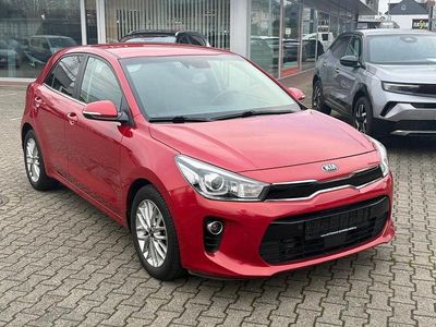 (beg) signal red m (metallic) Gebraucht 2018 Kia Rio Limousine | 15.450 € (Etwas zu teuer)