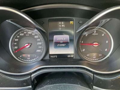 Mercedes V220