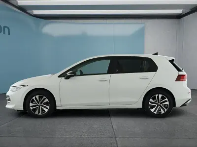 Gebraucht VW Golf VIII 150 PS (110 kW) 2025 Weiß Kleinwagen