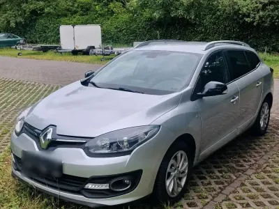 Gebraucht Renault Mégane GrandTour LIMITED 131 PS (96 kW) 2015 Silber Kombi