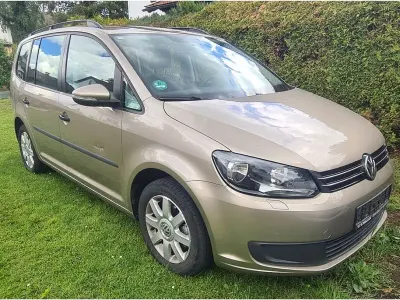 Gebraucht VW Touran Trendline 105 PS (77 kW) 2012 Beige Van / Kleinbus
