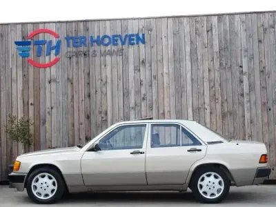 Usado Mercedes 190 122 CV (89 kW) 1991 Dorado Berlina