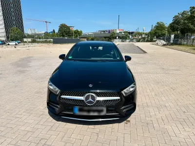 Gebraucht Mercedes A180 AMG line 125 PS (91 kW) 2019 Schwarz Limousine