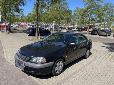Second-hand Toyota Avensis Terra 129 CP (94 kW) 2001 Negru Berlinǎ