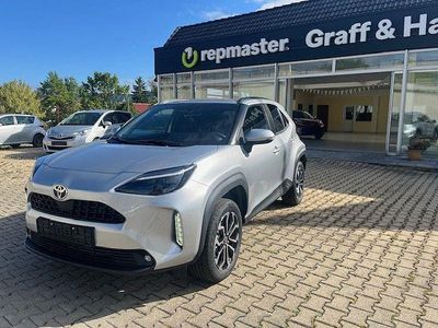 Neu Toyota Yaris Cross 131 PS (96 kW) 2025 Silber SUV