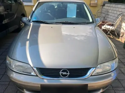 Gebraucht Opel Vectra 136 PS (100 kW) 1999 Grau Kleinwagen