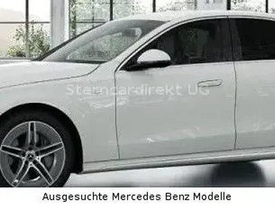 Gebraucht Mercedes E300 AMG 313 PS (230 kW) 2025 Polarweiß Limousine