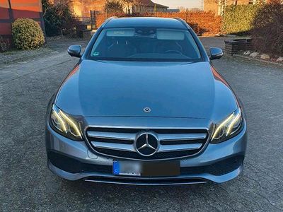 Gebraucht Mercedes E220 196 PS (144 kW) 2017 Grau Kombi