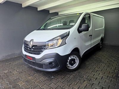 Second-hand Renault Trafic Komfort 95 CP (69 kW) 2019 Alb Monovolum