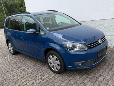 Gebraucht VW Touran Comfortline 150 PS (110 kW) 2012 Blau Van / Kleinbus
