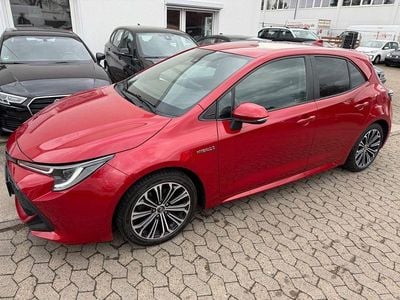 Gebraucht Toyota Corolla Hybrid Club 152 PS (111 kW) 2020 Rot Limousine