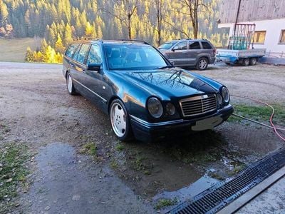 Mercedes E300