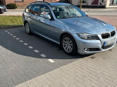 Gebraucht BMW 318 143 PS (105 kW) 2009 Silber Kombi