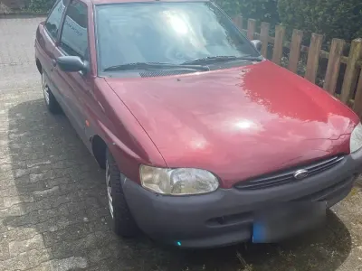 Gebraucht Ford Escort 75 PS (55 kW) 1997 Limousine