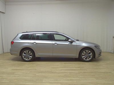 Begagnad VW Passat Pro 150 HK (110 kW) 2022 Silver Kombi