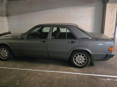 Gebraucht Mercedes 190 109 PS (80 kW) 1992 Silber Limousine