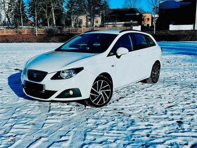 Weiß Gebraucht 2012 Seat Ibiza ST Kombi | 3.300 € (Fairer Preis)