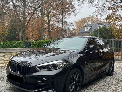 Schwarz Gebraucht 2021 BMW 120 Comfort Edition Kleinwagen | 27.750 € (Etwas zu teuer)