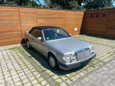 Gebraucht Mercedes E320 220 PS (161 kW) 1993 Silber Cabrio