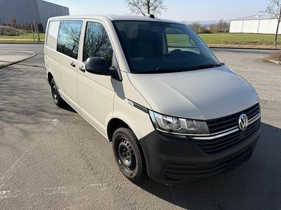 Gebraucht VW Transporter 110 PS (80 kW) 2022 Grau Van