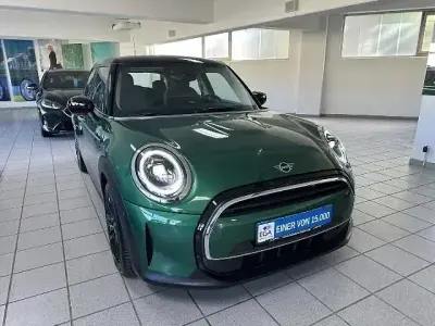 Begagnad Mini Cooper Classic 136 HK (100 kW) 2021 Grön Halvkombi