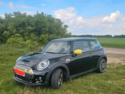 Gebraucht Mini Cooper SE 135 kW (184 PS) 2019 Schwarz Kleinwagen