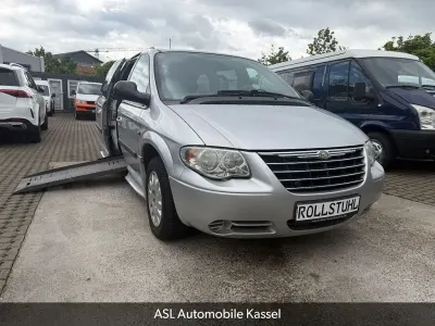 Używany Chrysler Voyager Clasic 150 KM (110 kW) 2006 Srebrny Minivan