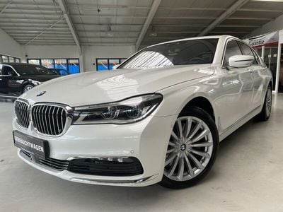 Weiß Gebraucht 2017 BMW 750 Limousine | 51.999 €