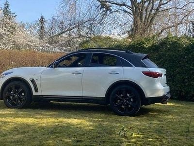 Infiniti QX70