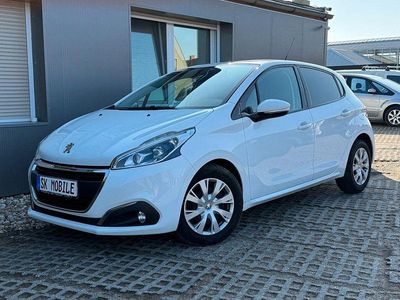 Gebraucht Peugeot 208 Active 99 PS (72 kW) 2017 Weiß Kleinwagen