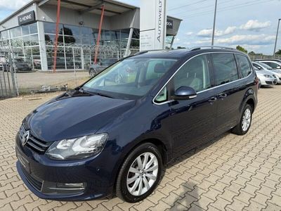 Blau Gebraucht 2011 VW Sharan Highline Van / Kleinbus | 10.950 € (Teuer)