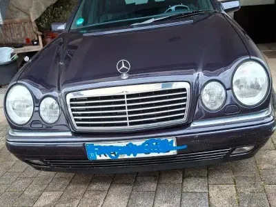 Gebraucht Mercedes E280 Avantgarde 204 PS (150 kW) 1998 Blau Limousine