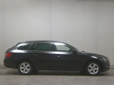 Gebraucht Skoda Superb Ambition 150 PS (110 kW) 2022 Schwarz Kombi
