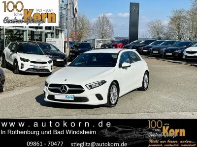 Gebraucht Mercedes A180 Progressive 136 PS (100 kW) 2021 Weiß Limousine