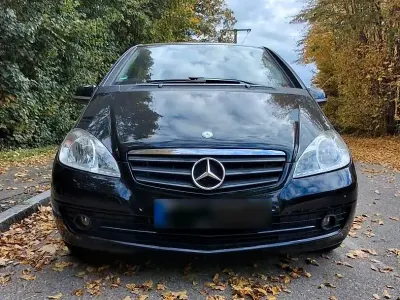 Gebraucht Mercedes A180 2011 Schwarz Kleinwagen