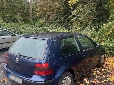 Gebraucht VW Golf IV 100 PS (73 kW) 2002 Blau Kleinwagen